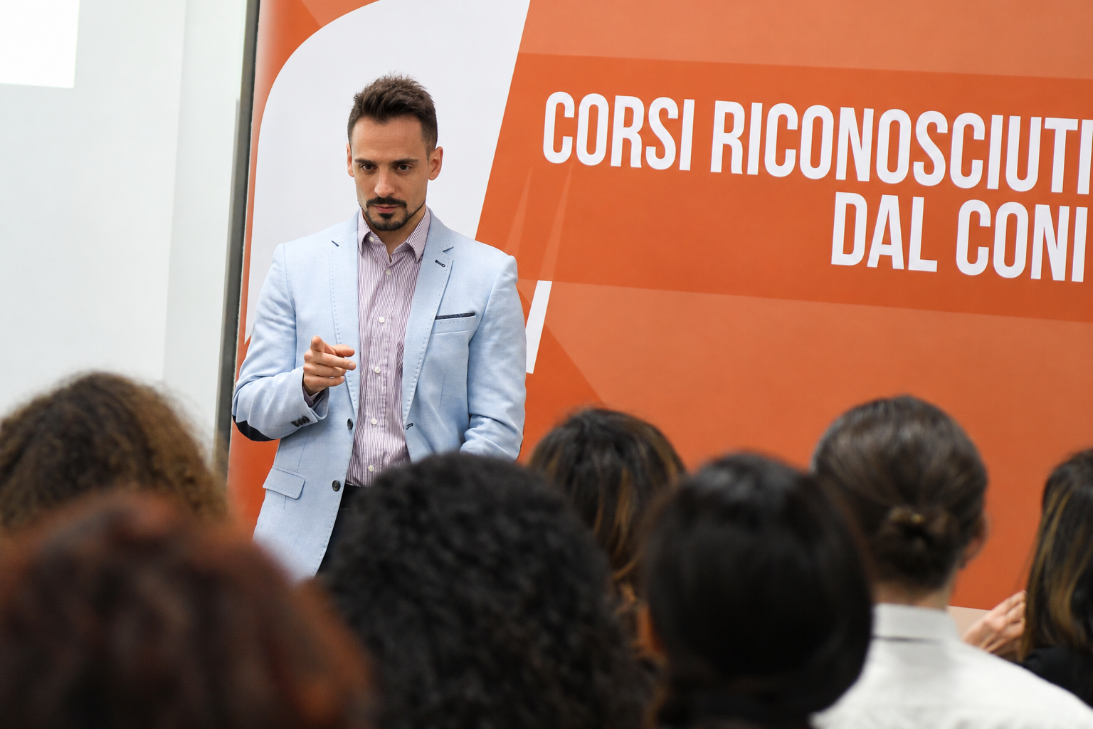 Fabrizio D’Agostino durante una lezione di formazione SIFA